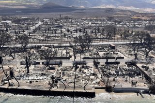 Une bonne partie de la ville de Lahaina a été réduite en cendres par un incendie.